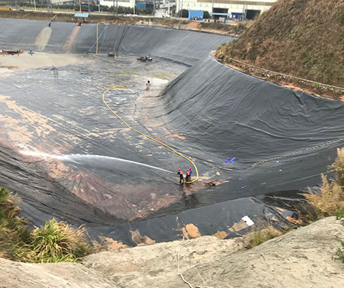 干驿镇废水池清理